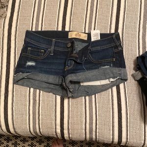 hollister jean shorts. size 5